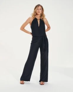 Celine Detail Blouse - Black -FemmeFab Shop CelineDetailBlouse front fceebc3a a83d 448b b7b1 76ebc76a4857