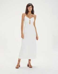Daisy Detail Long Dress - Off White -FemmeFab Shop DaisyDetailMidiDress front 88f98bf6 652f 4b58 85d7 99f3153ee421