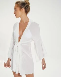 Perola Short Cover Up - Off White -FemmeFab Shop PEROLAKNOTSHORTCOVERUP FRONT 1