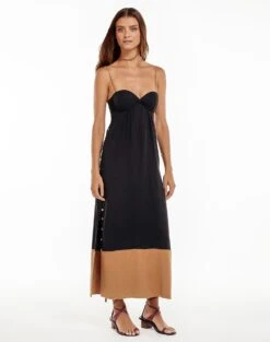 Iris Long Dress - Black -FemmeFab Shop black iris dress 1 c54481db 204d 4f06 93a1 02ff32b12bf7